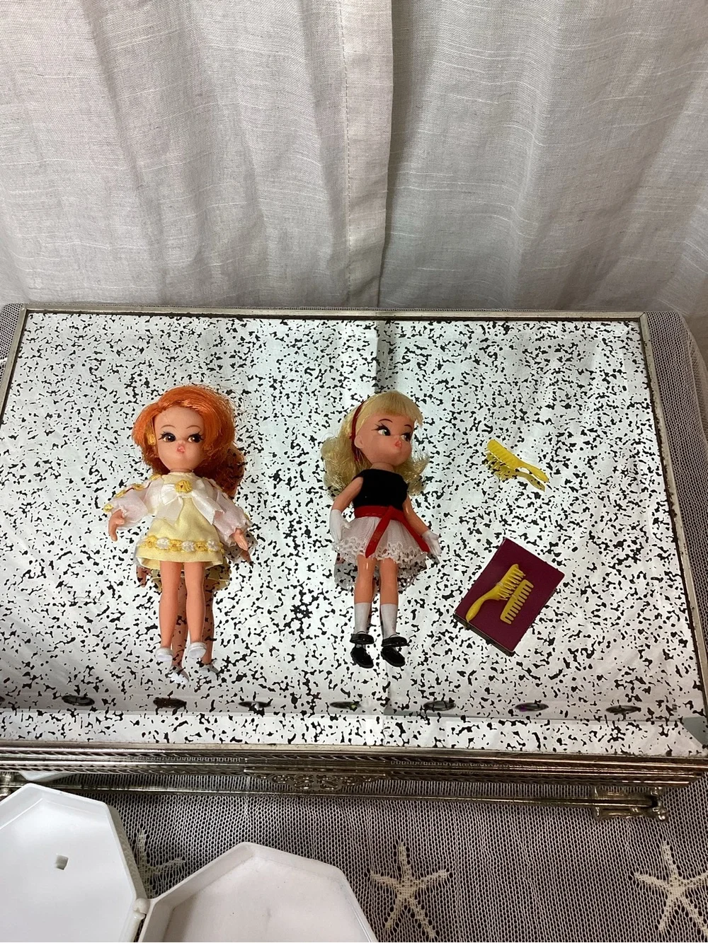 Vintage 1960’s Hasbro Dolly Darlings set